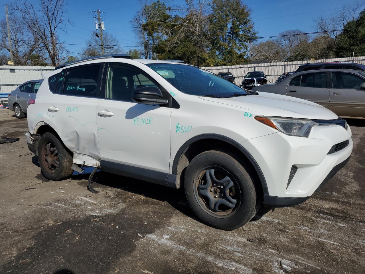 2018 TOYOTA RAV4 LE - Фото 4