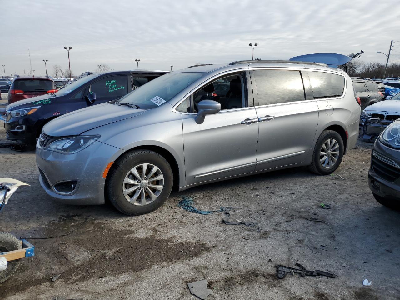 2017 CHRYSLER PACIFICA T car image