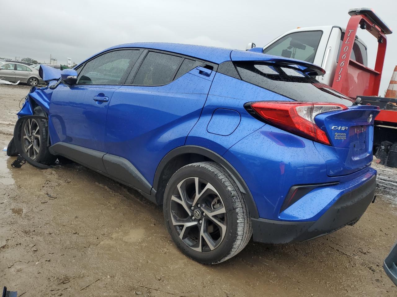 2021 TOYOTA C-HR XLE - Фото 2