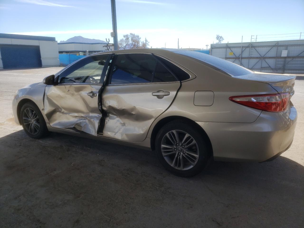 2016 TOYOTA CAMRY LE - Фото 2