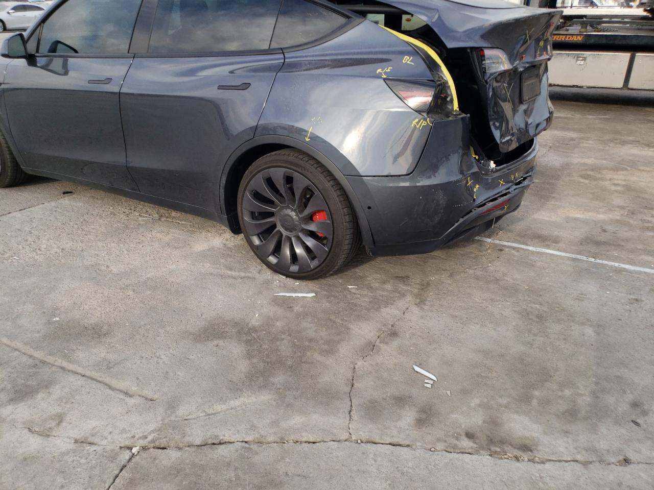 2022 TESLA MODEL Y - Фото 2