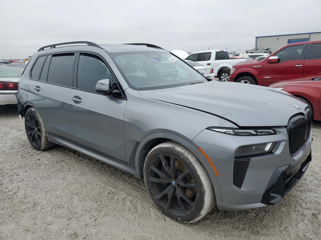 2024 BMW X7 XDRIVE4 - Image 4