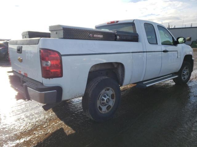 2013 Chevrolet Silverado C2500 Heavy Duty - Image 3