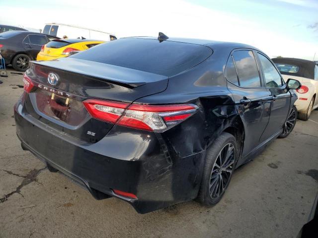 2020 Toyota Camry Se - Фото 3