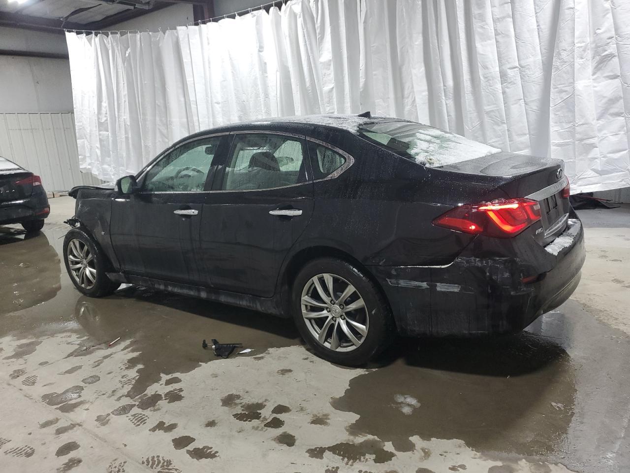 2015 INFINITI Q70 3.7 - Image 2