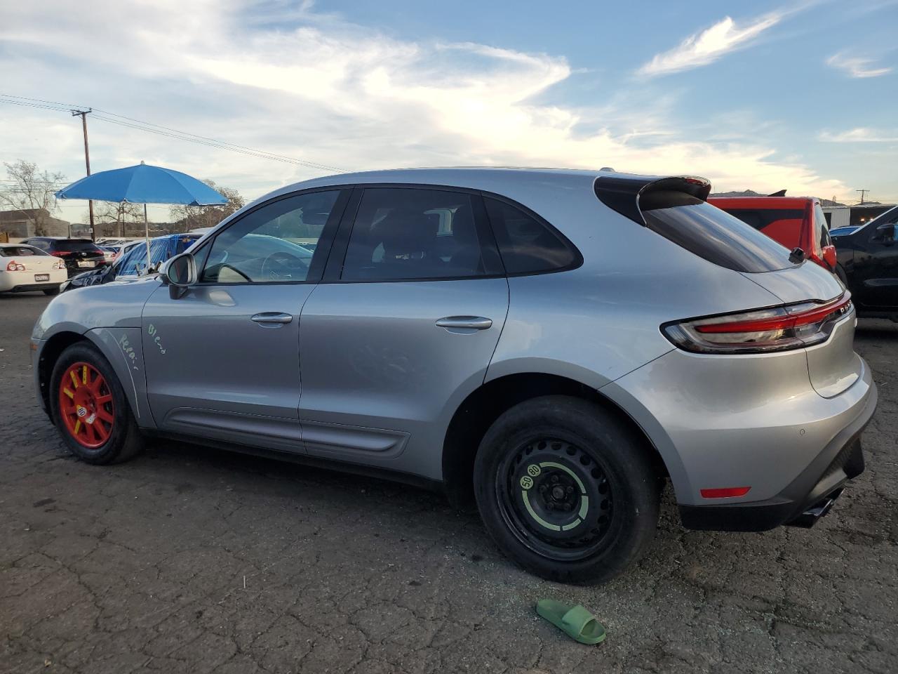 2023 PORSCHE MACAN BASE - Image 2