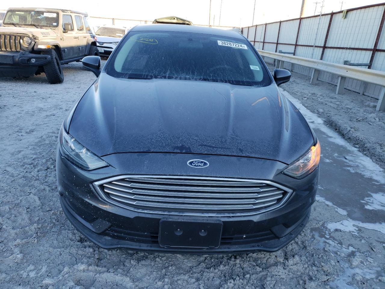 2017 FORD FUSION SE - Image 5