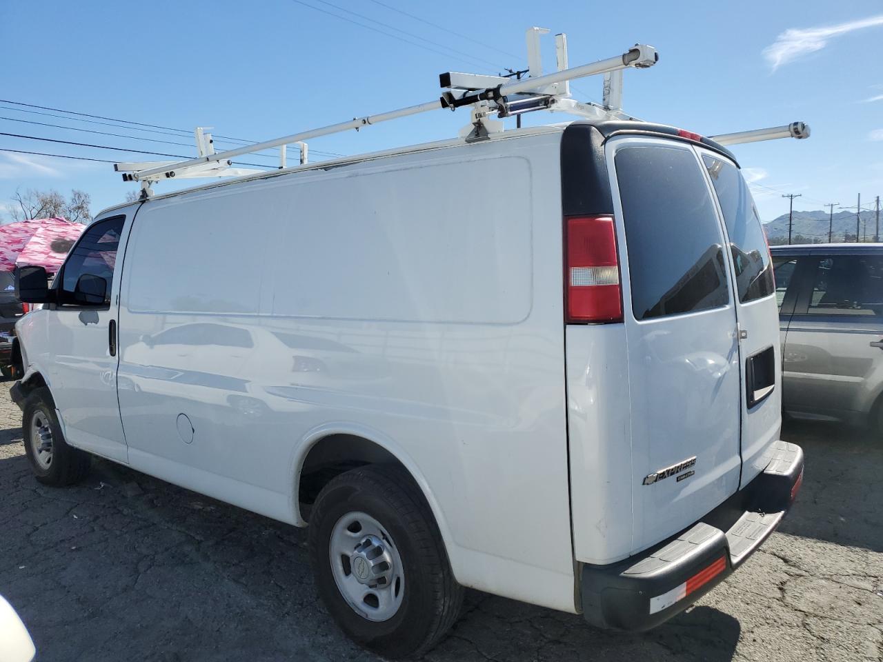 2012 CHEVROLET EXPRESS G2 - Image 2
