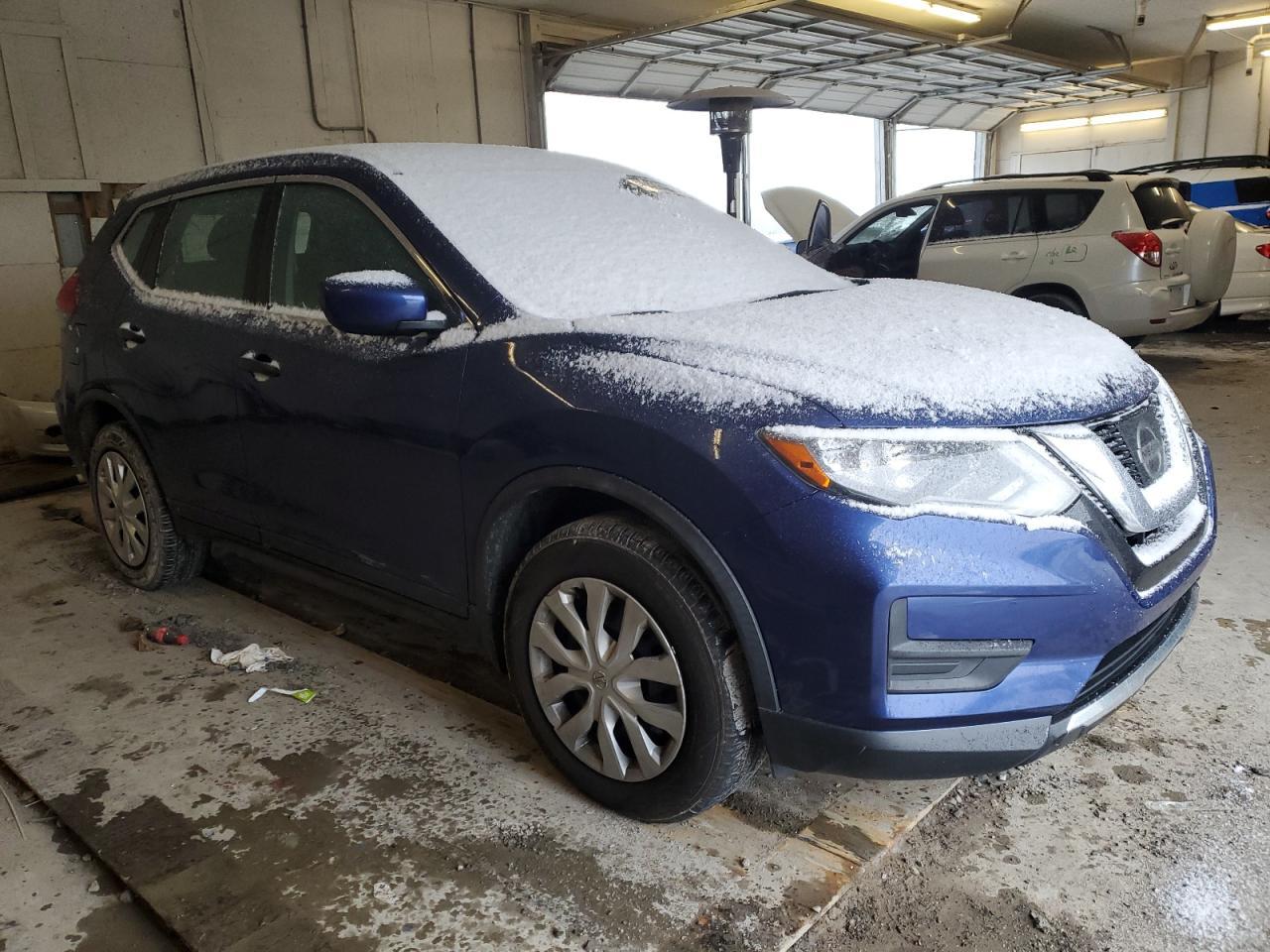 2017 NISSAN ROGUE S - Image 4