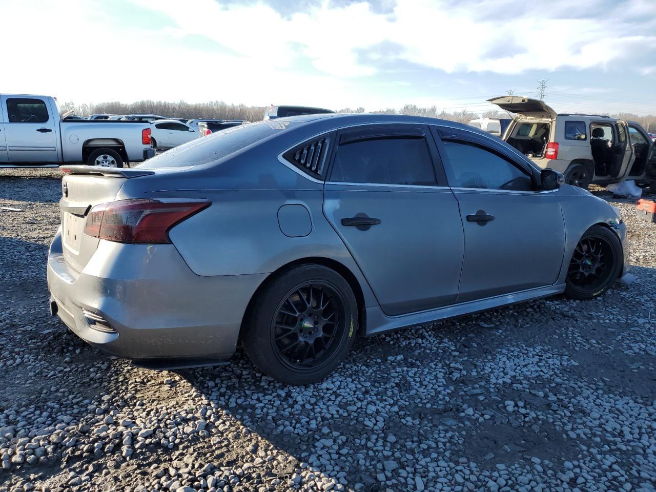 2018 NISSAN SENTRA S - Фото 3
