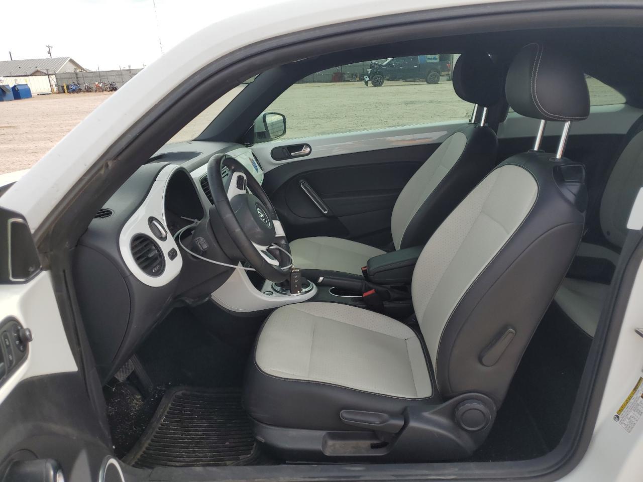2019 VOLKSWAGEN BEETLE SE - Фото 7