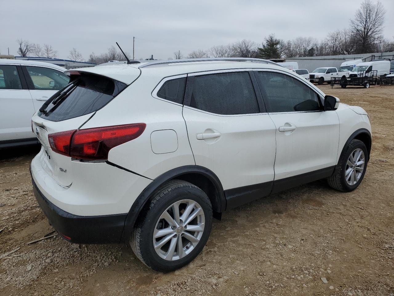 2018 NISSAN ROGUE SPOR - Фото 3