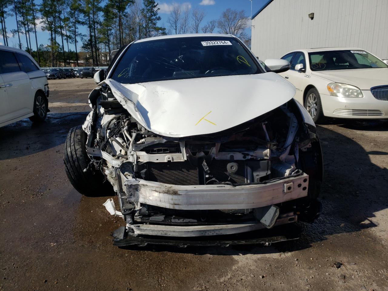 2018 TOYOTA C-HR XLE - Фото 5