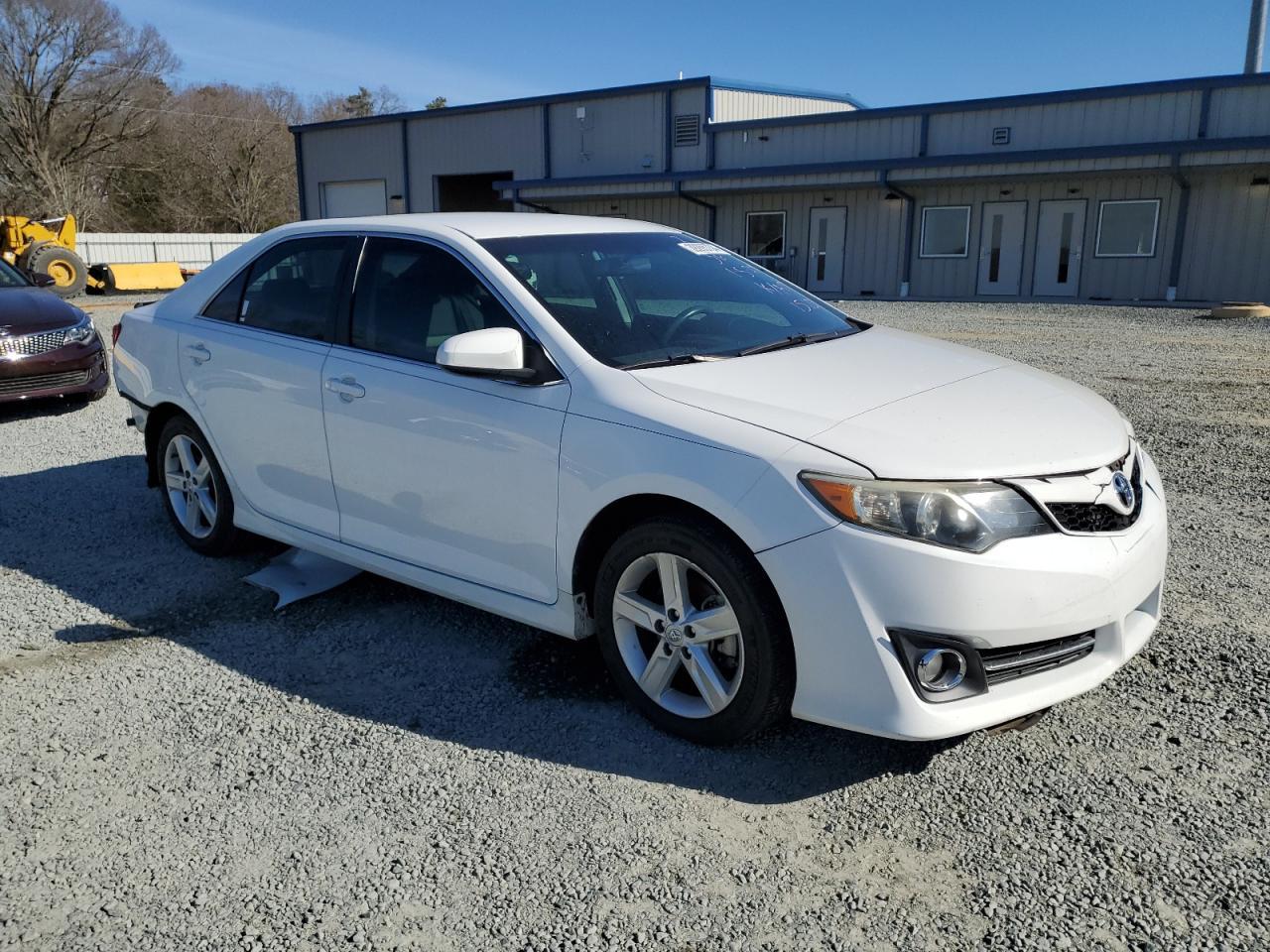 2014 TOYOTA CAMRY L - Фото 4