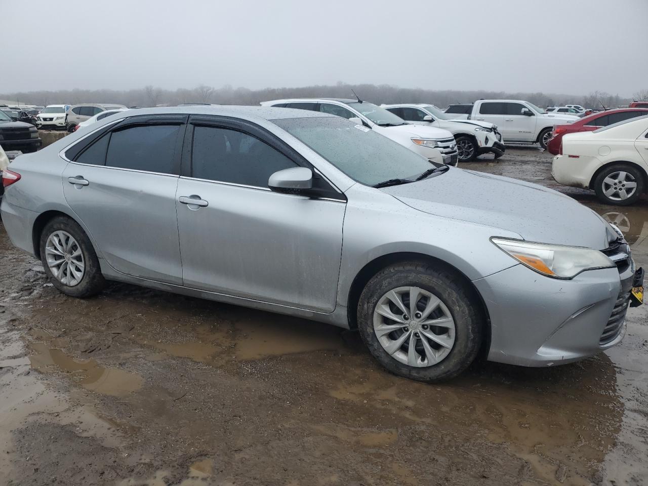 2016 TOYOTA CAMRY LE - Фото 4