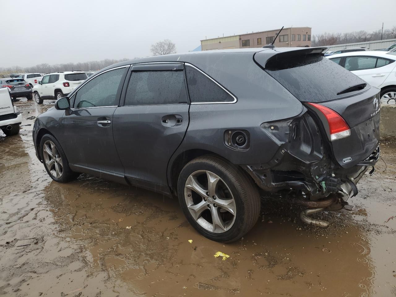 2011 TOYOTA VENZA - Фото 2