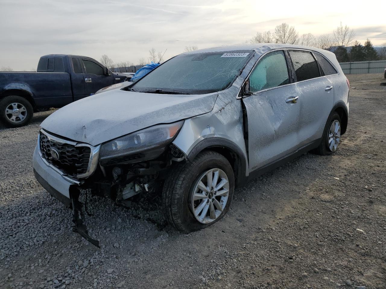 2019 KIA SORENTO LX car image