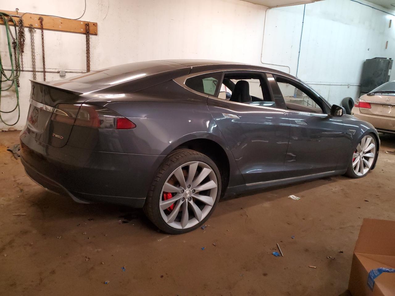 2015 TESLA MODEL S P8 - Фото 3