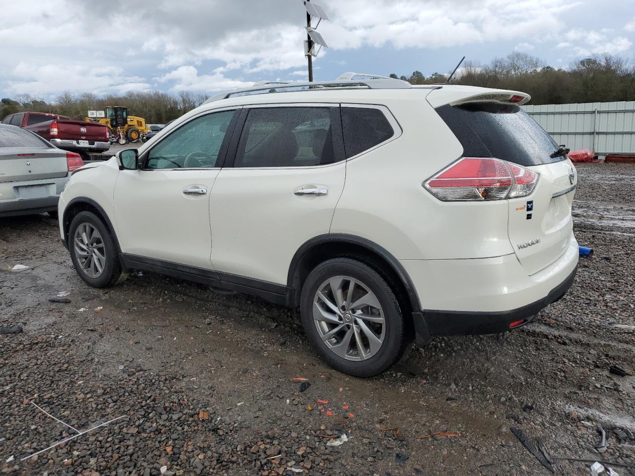 2015 NISSAN ROGUE S - Image 2