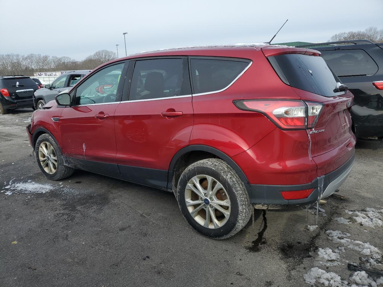 2017 FORD ESCAPE SE - Image 2