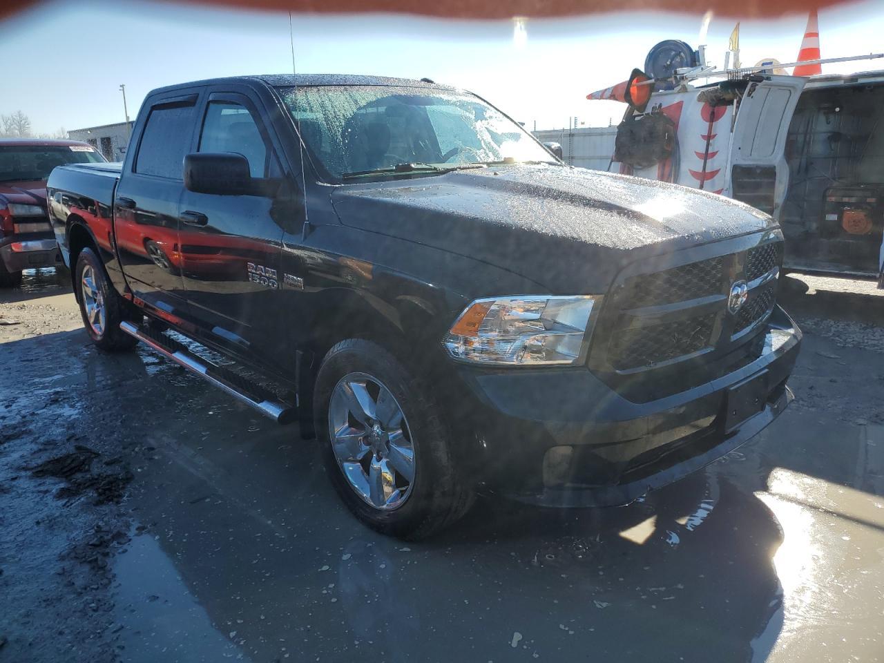 2018 RAM 1500 ST - Фото 4
