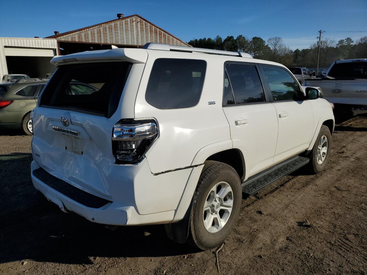 2017 TOYOTA 4RUNNER SR - Фото 3