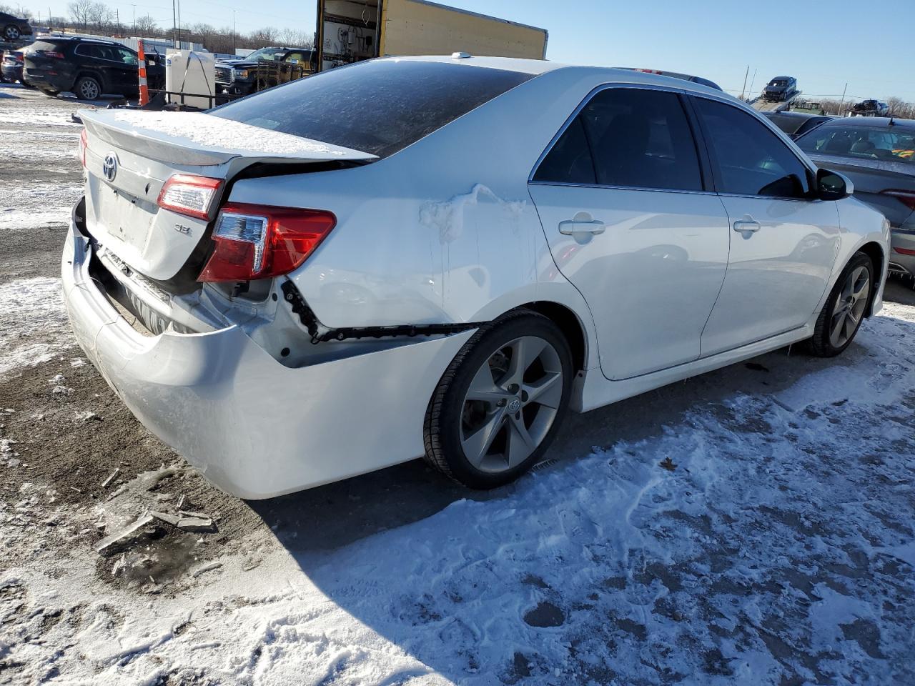 2012 TOYOTA CAMRY BASE - Фото 3
