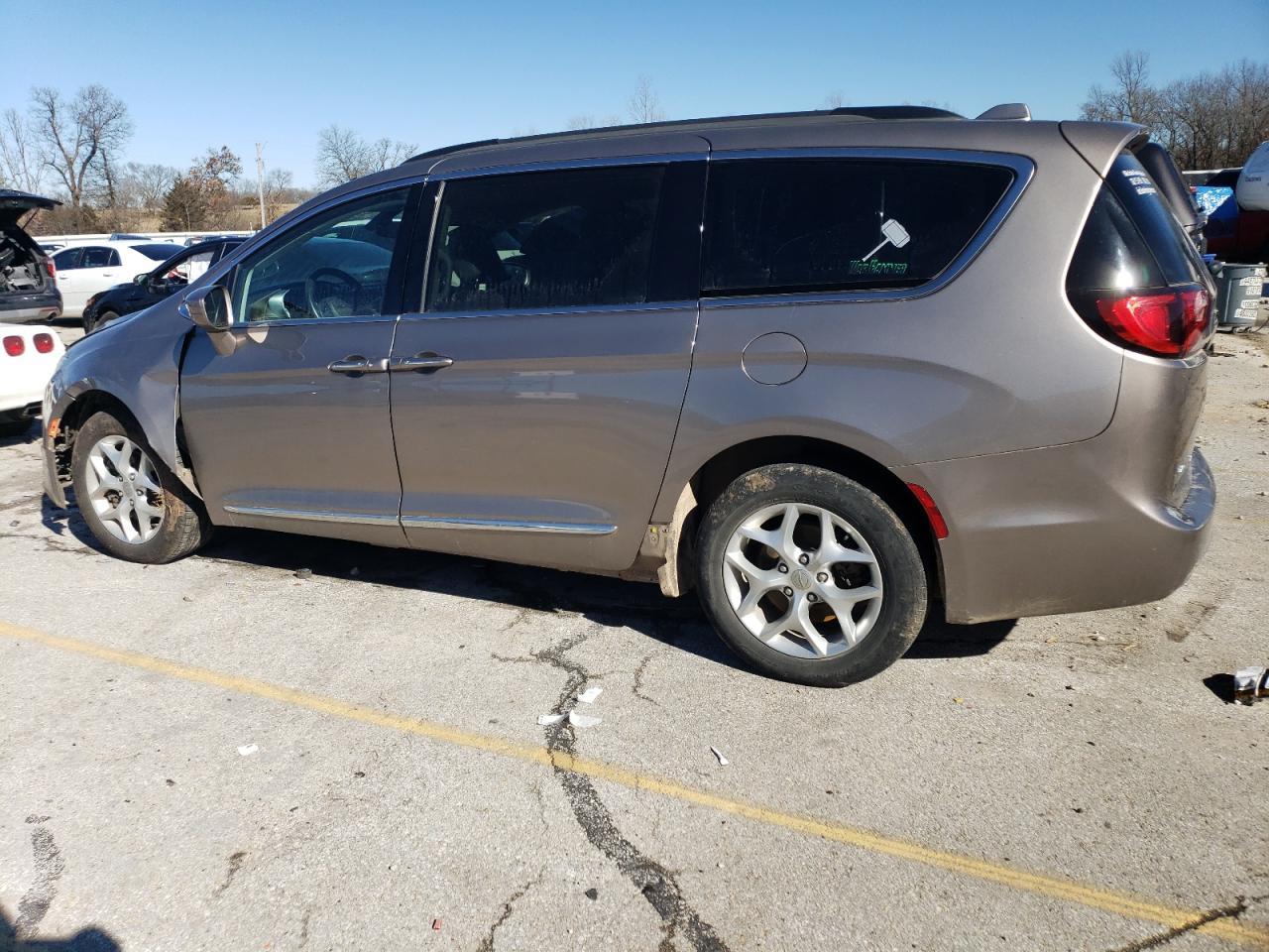 2017 CHRYSLER PACIFICA T - Image 2