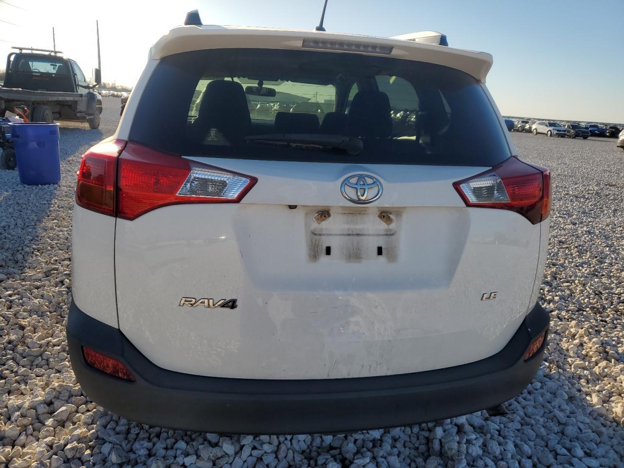 2014 TOYOTA RAV4 LE - Фото 6