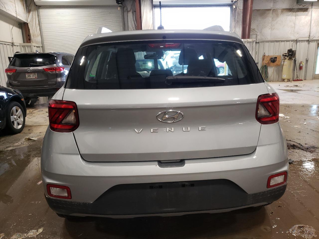 2023 HYUNDAI VENUE SEL - Фото 6