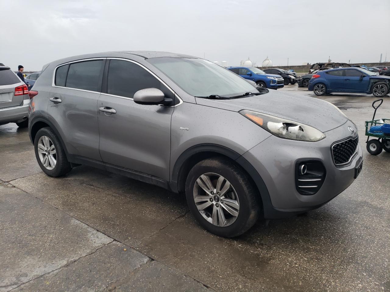 2017 KIA SPORTAGE L - Image 4