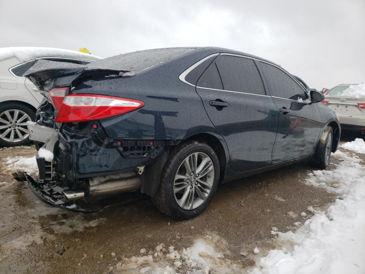 2016 TOYOTA CAMRY LE - Фото 3
