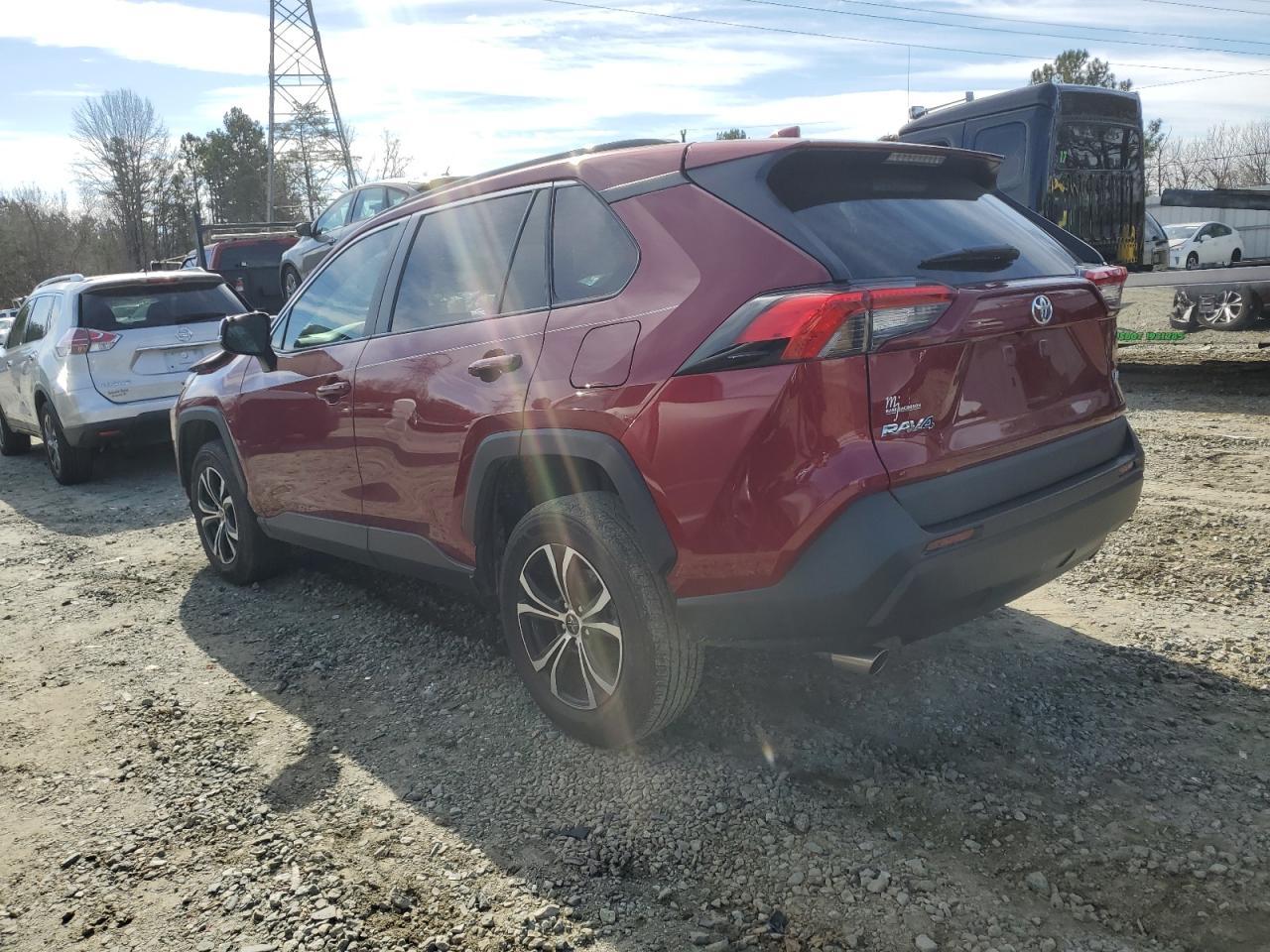 2021 TOYOTA RAV4 LE - Фото 2