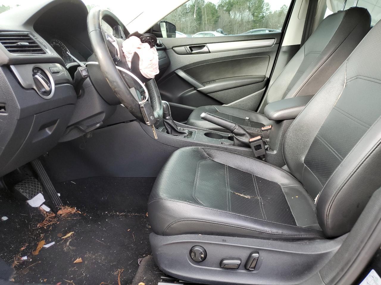 2014 VOLKSWAGEN PASSAT S - Image 7