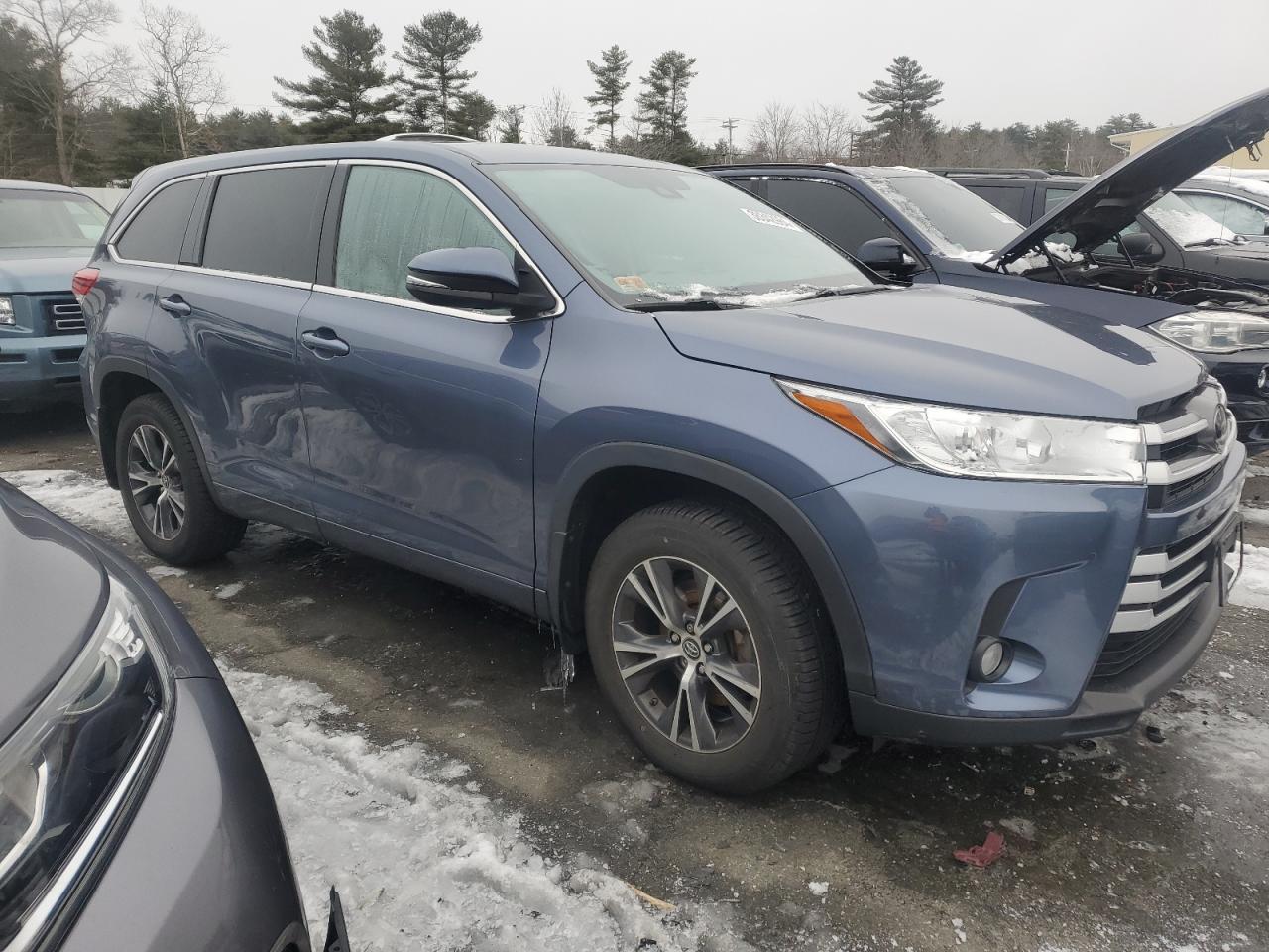 2018 TOYOTA HIGHLANDER - Image 4