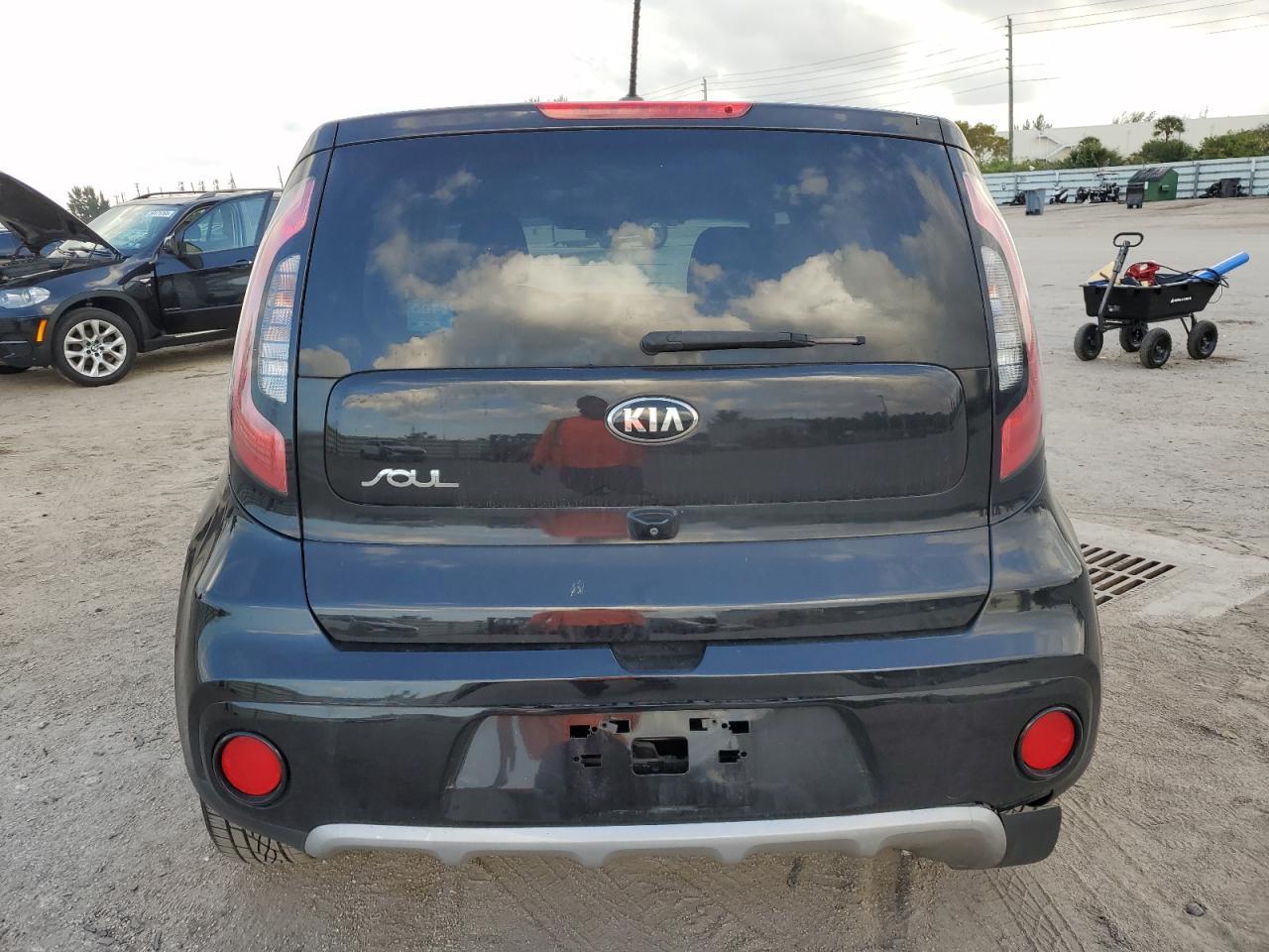 2017 KIA SOUL + - Image 6