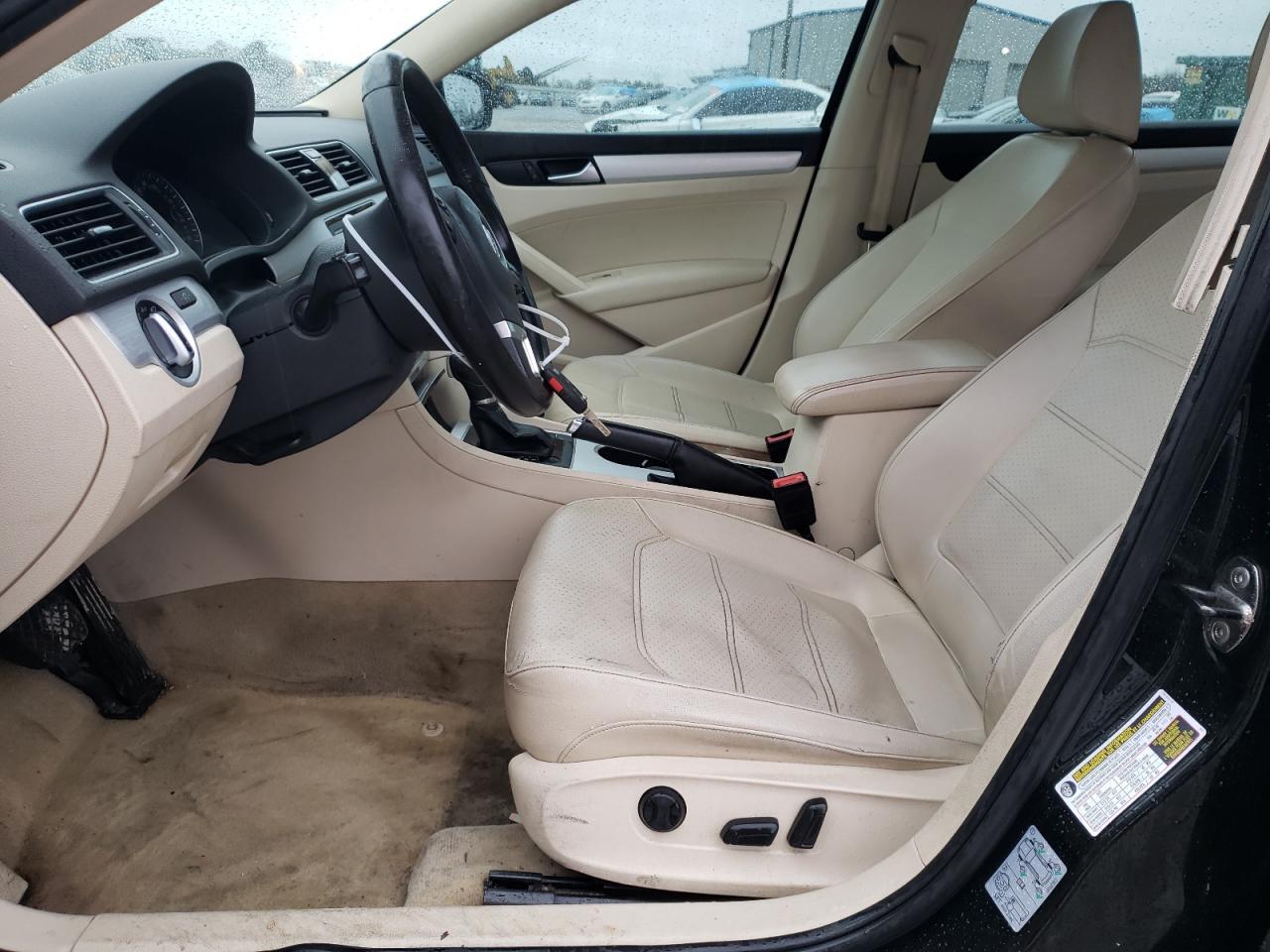 2013 VOLKSWAGEN PASSAT SE - Image 7