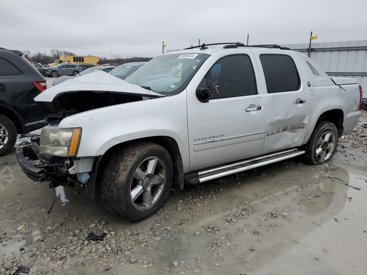 2013 CHEVROLET AVALANCHE car image