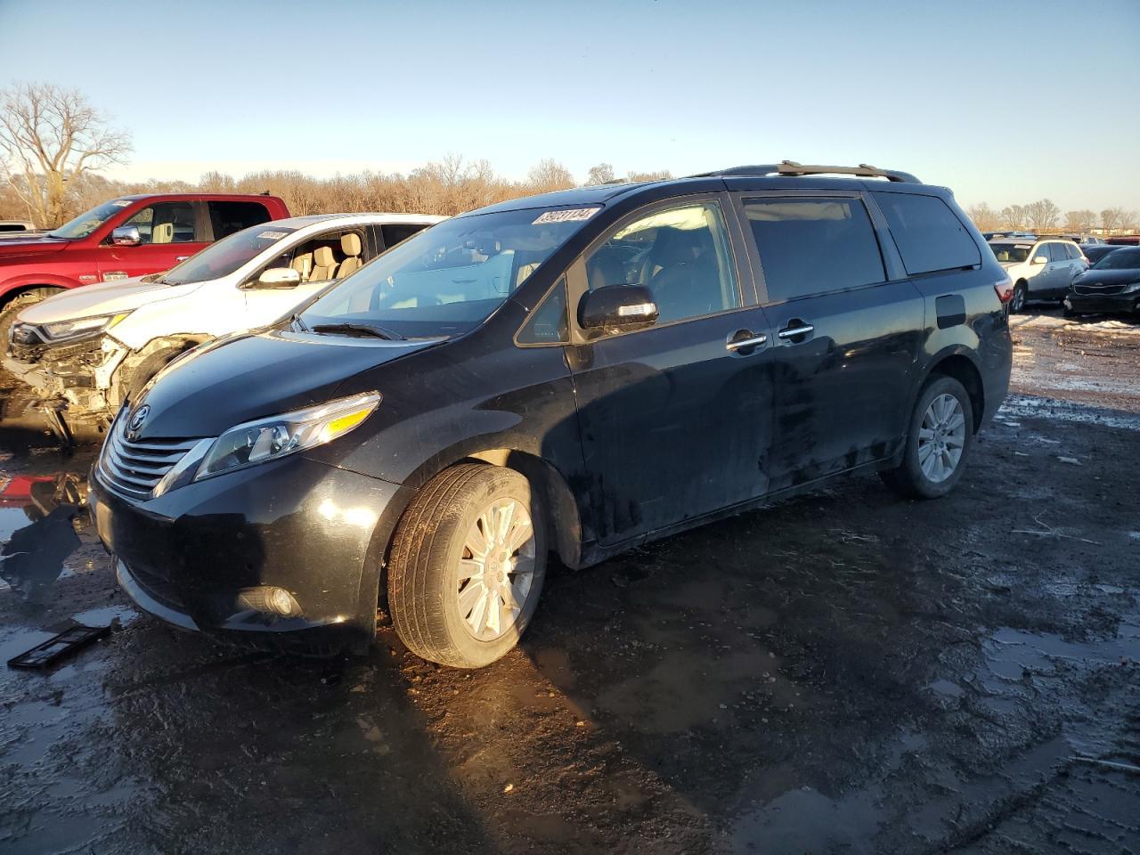 2015 TOYOTA SIENNA XLE
