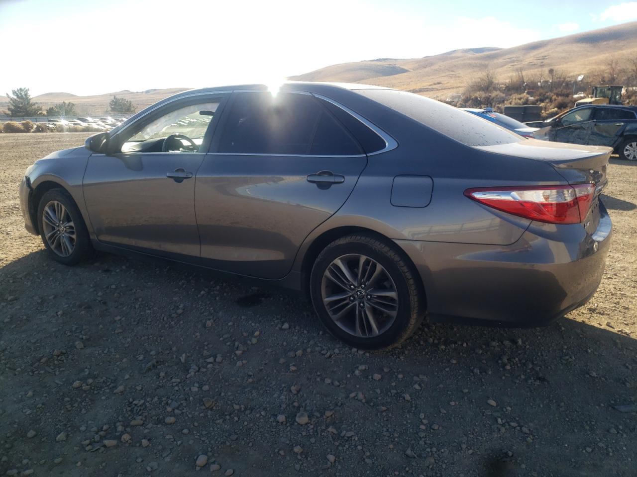 2016 TOYOTA CAMRY LE - Фото 2