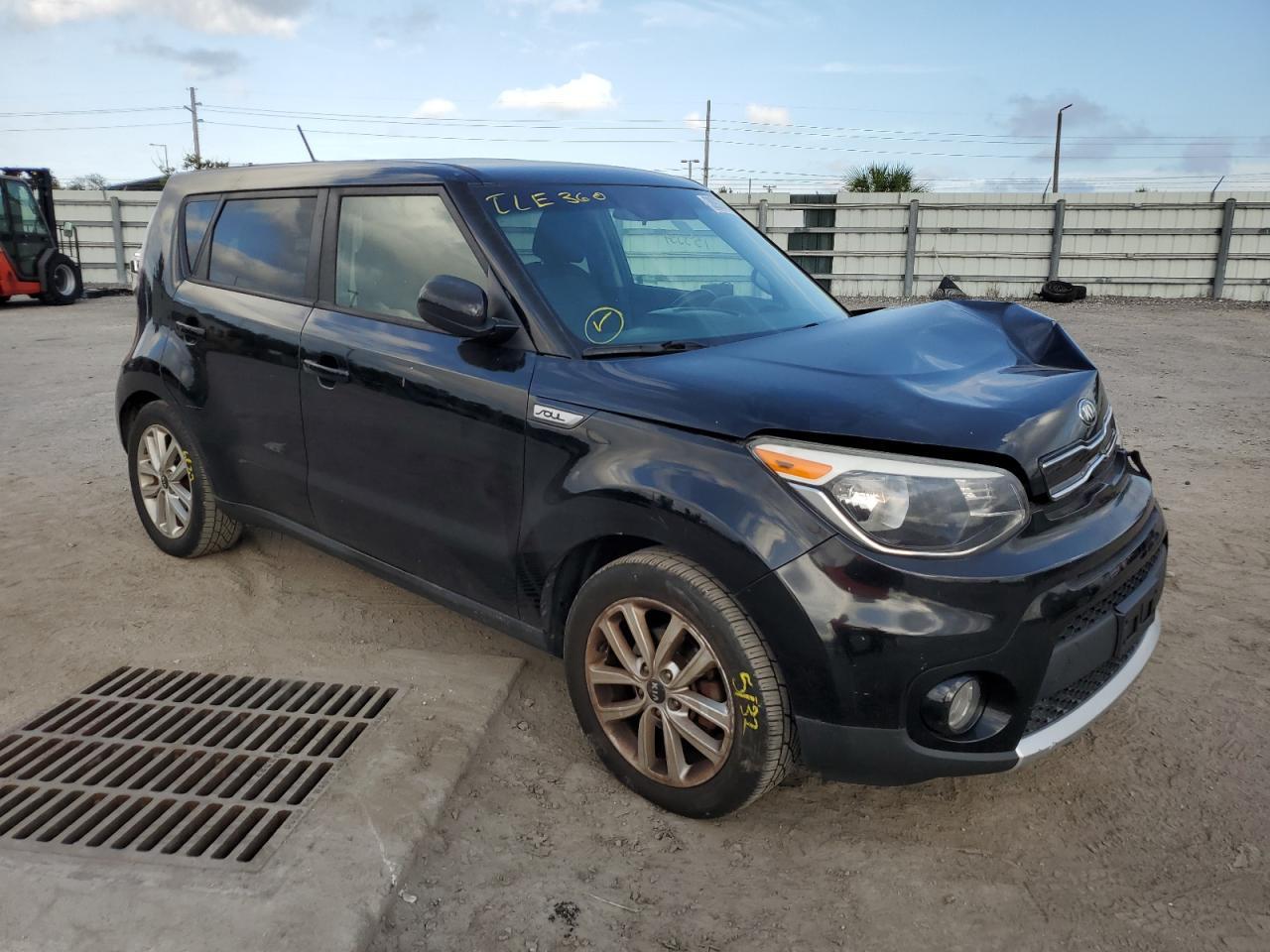 2017 KIA SOUL + - Image 4