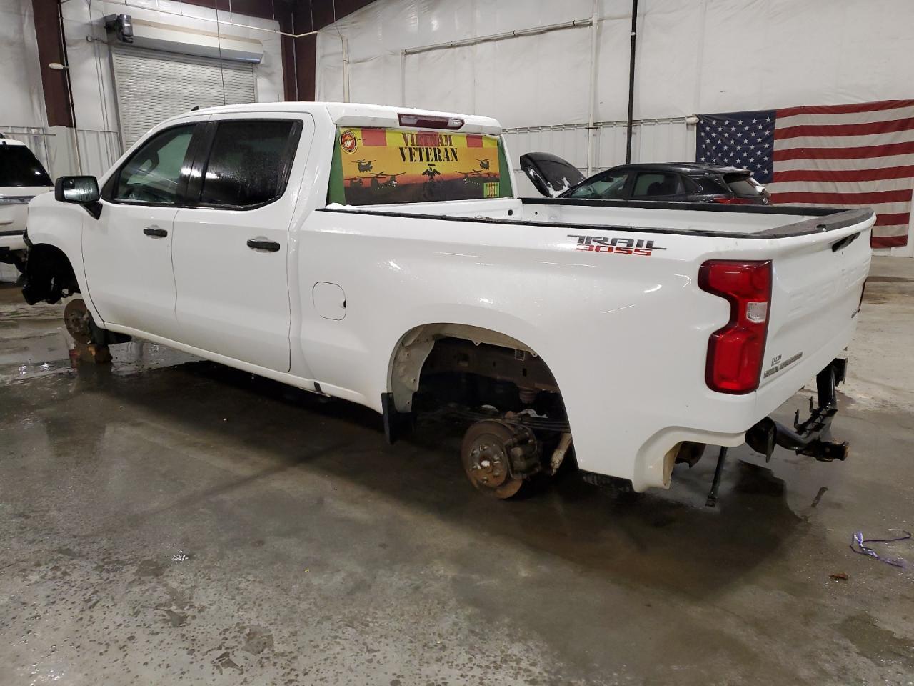 2019 CHEVROLET SILVERADO - Image 2