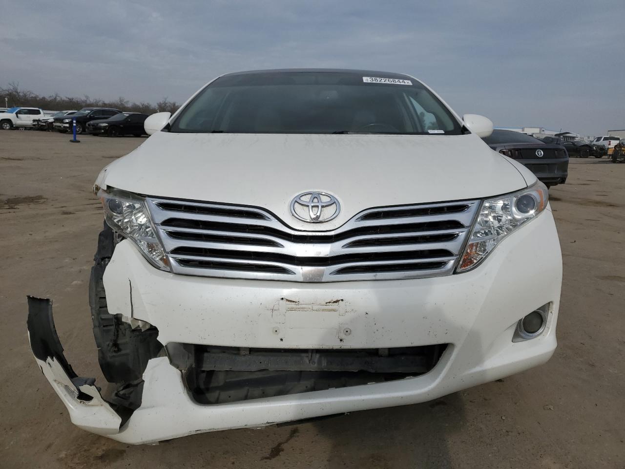 2011 TOYOTA VENZA - Фото 5
