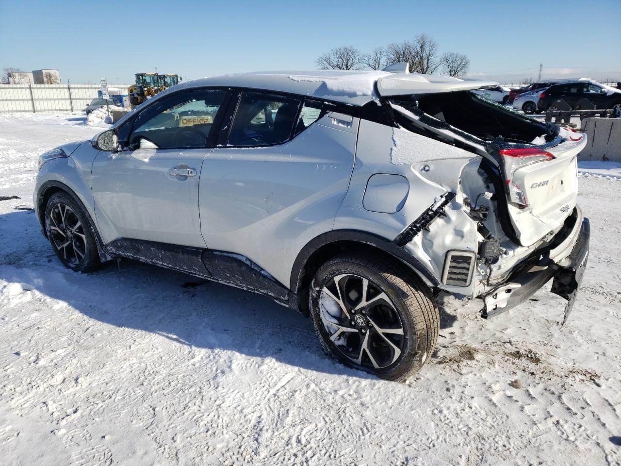 2021 TOYOTA C-HR XLE - Фото 2