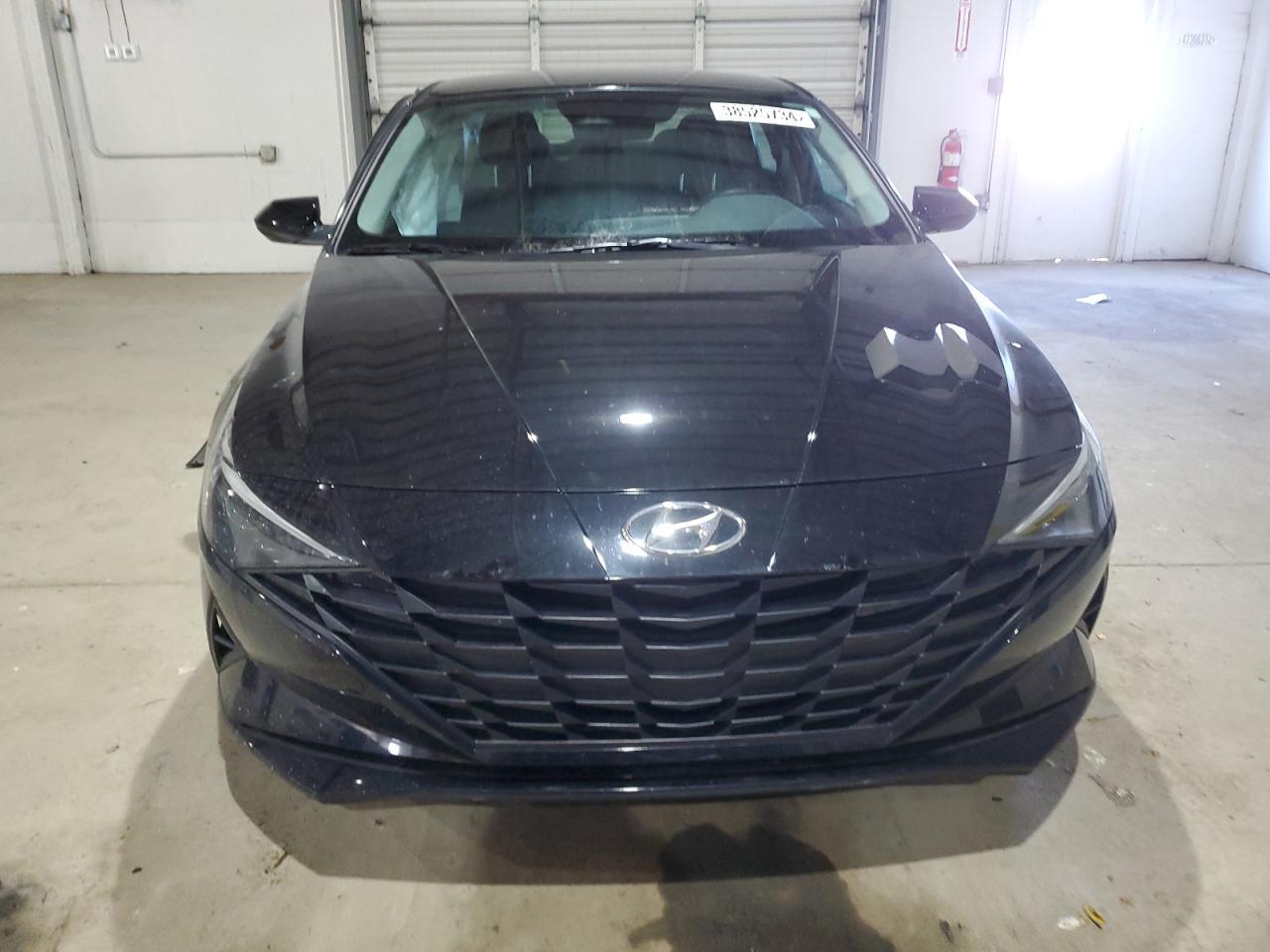2023 HYUNDAI ELANTRA SE - Image 5