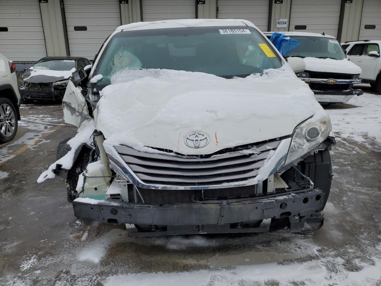 2015 TOYOTA SIENNA XLE - Фото 5