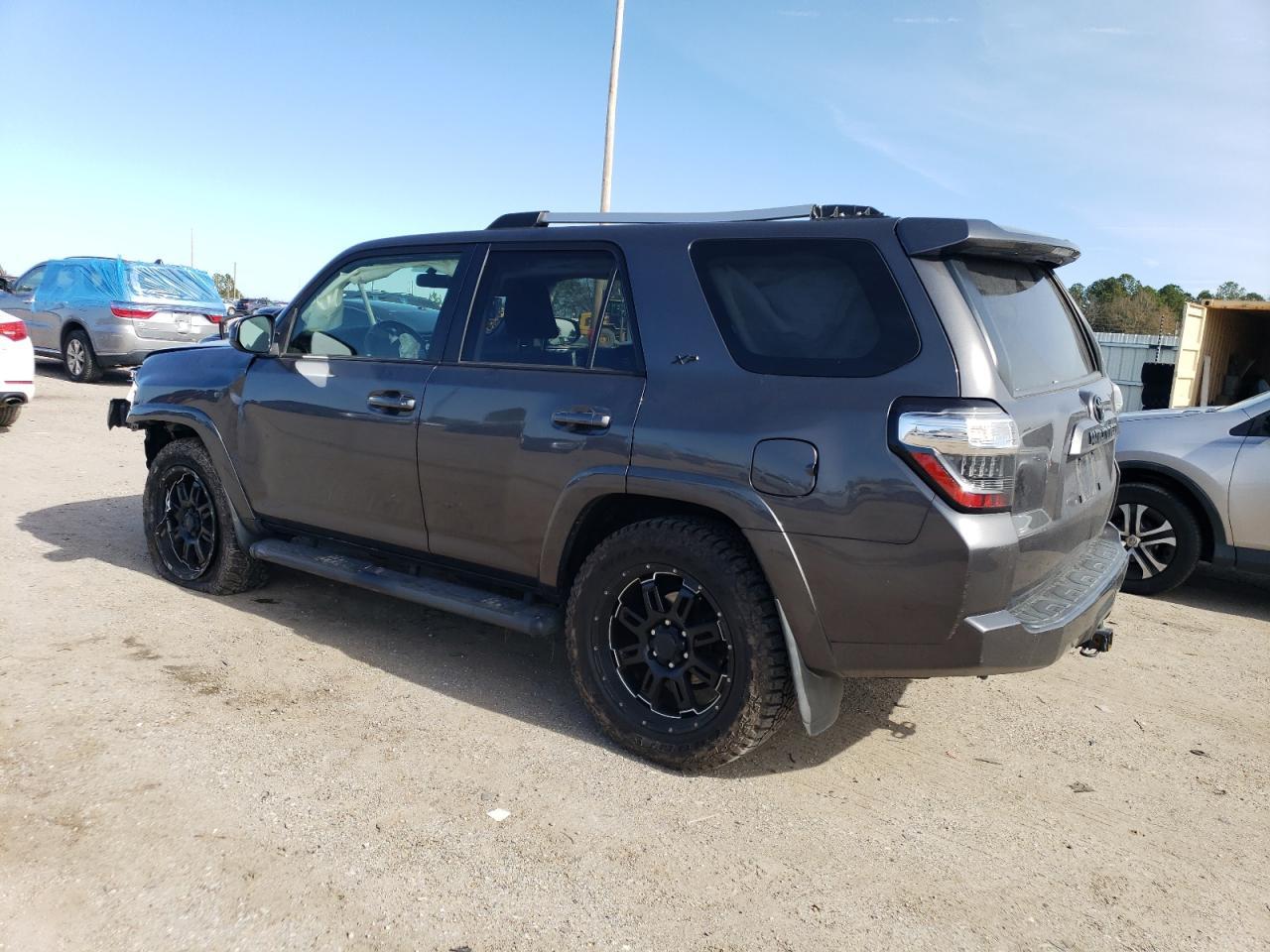 2019 TOYOTA 4RUNNER SR - Image 2
