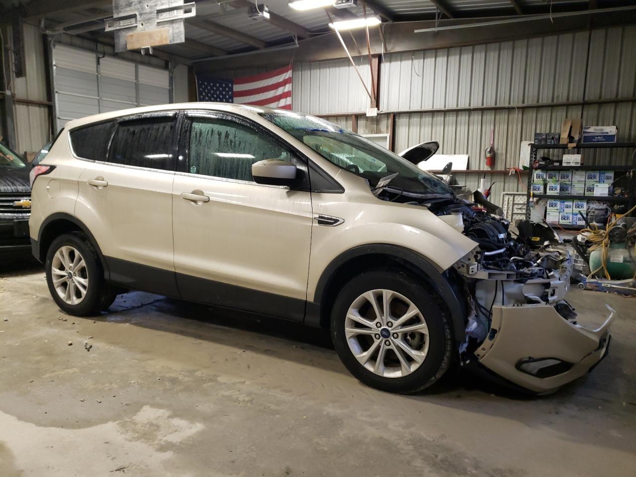 2017 FORD ESCAPE SE - Фото 4