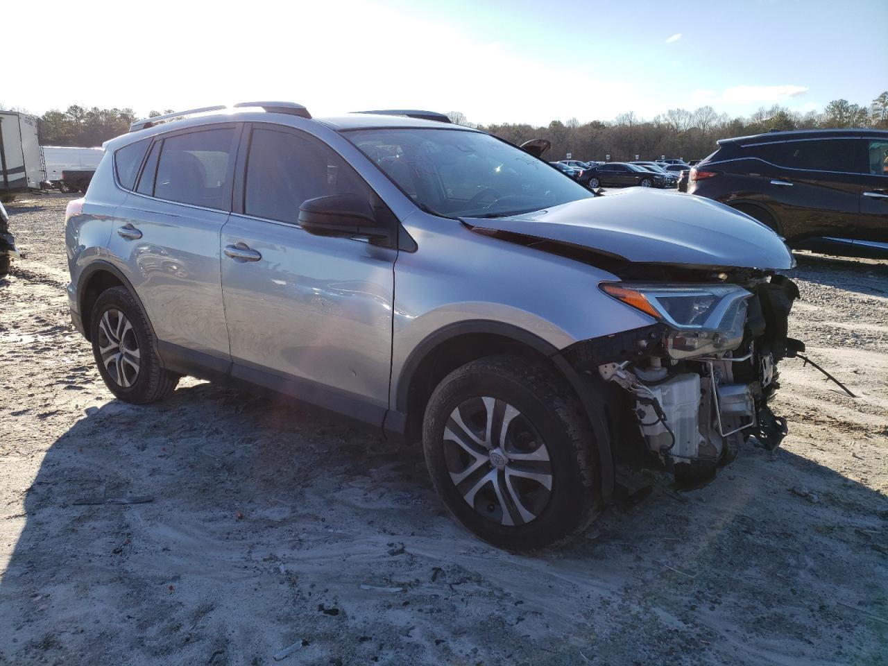 2018 TOYOTA RAV4 LE - Фото 4