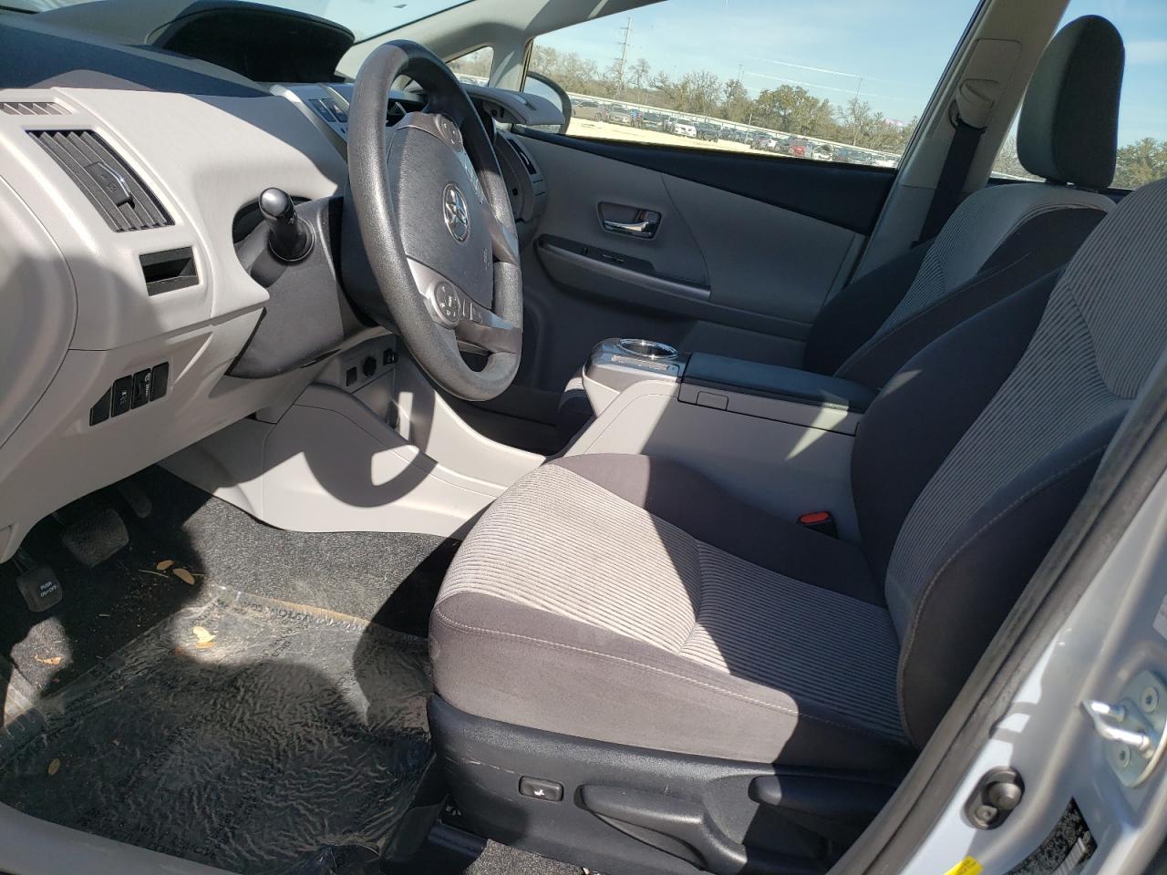 2016 TOYOTA PRIUS V - Image 7
